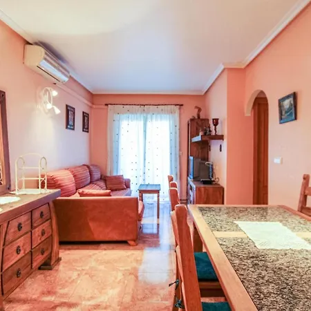 Beautiful In W/ Outdoor Swimming Pool, Outdoor Swimming Pool And 2 Bedrooms *